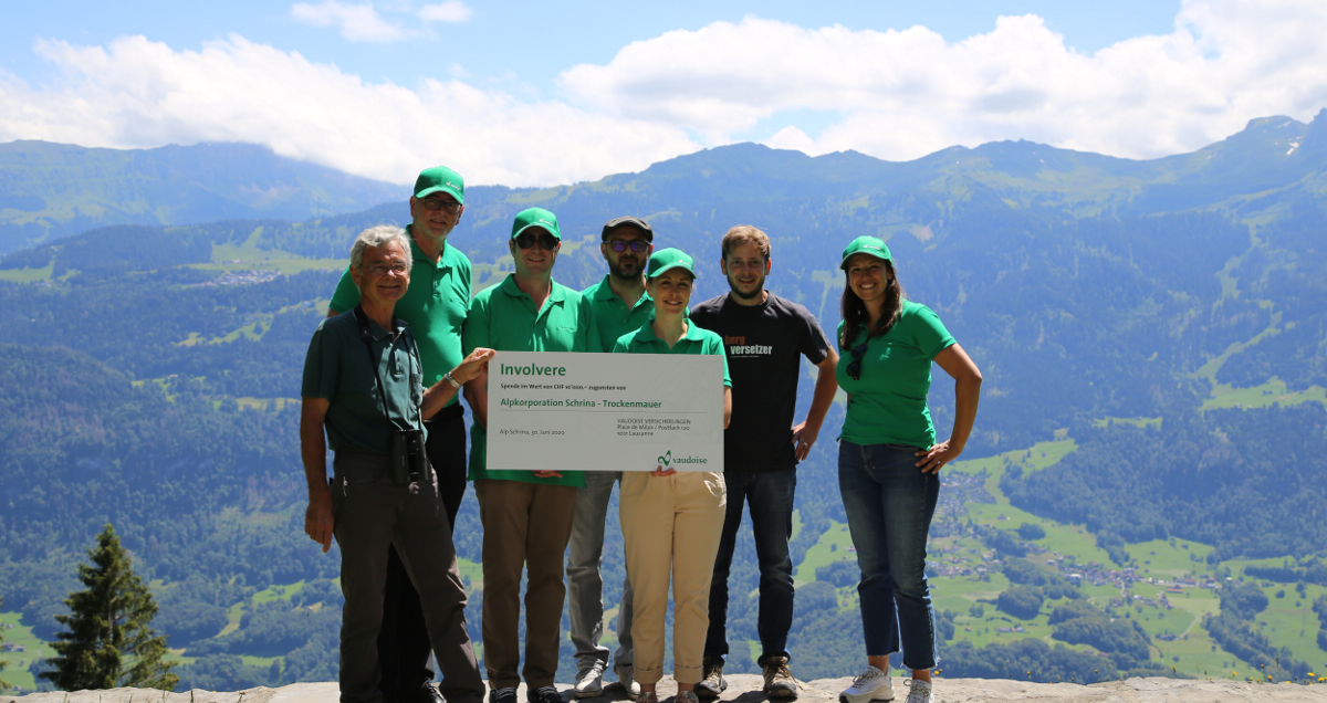 La Vaudoise remet un don de CHF 10'000.- à la corporation alpine Schrina dans le cadre de ses journées de volontariat involvere [image cover]